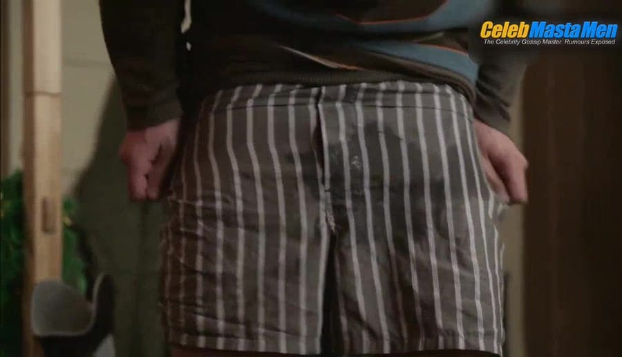 Jeremy Allen White's Sexy Underwear Scene in Shameless